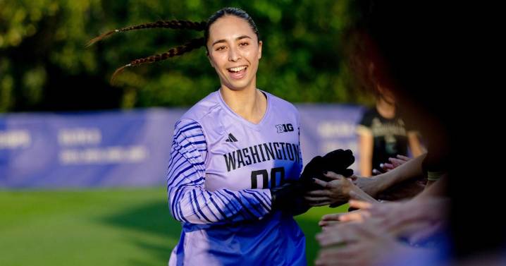Washington women’s soccer goalkeeper Mia Hamant dies at 21 after kidney cancer battle
