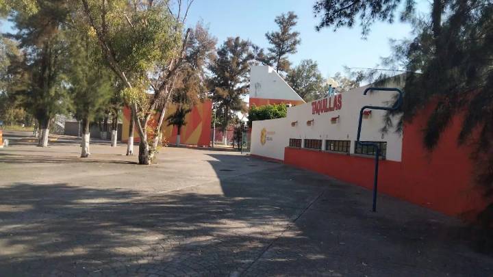 Feria de Navidad de Celaya se quedaría sin pista de hielo y árbol navideño