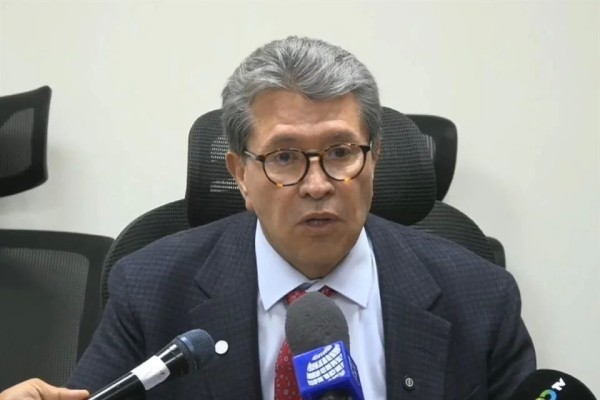 Pide Monreal a EU no quejarse por cobro impuestos del SAT