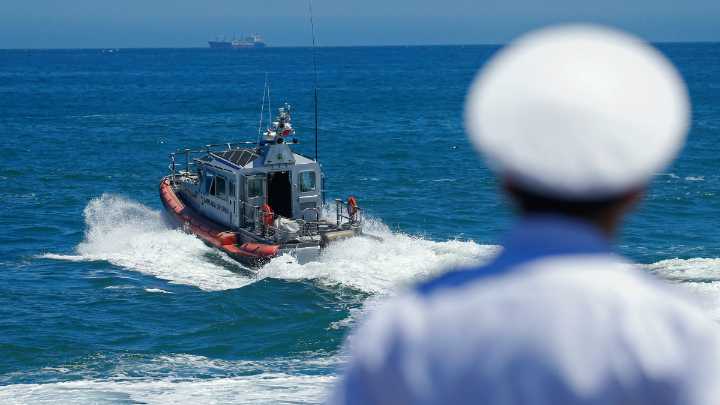 Buscan a joven arrastrado por la corriente en Mejillones