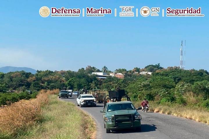 Detienen a siete personas y aseguran artefactos explosivos en Michoacán