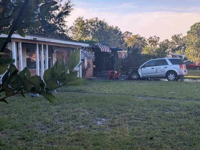 Man injured in house fire in Sweetwater neighborhood: JFRD