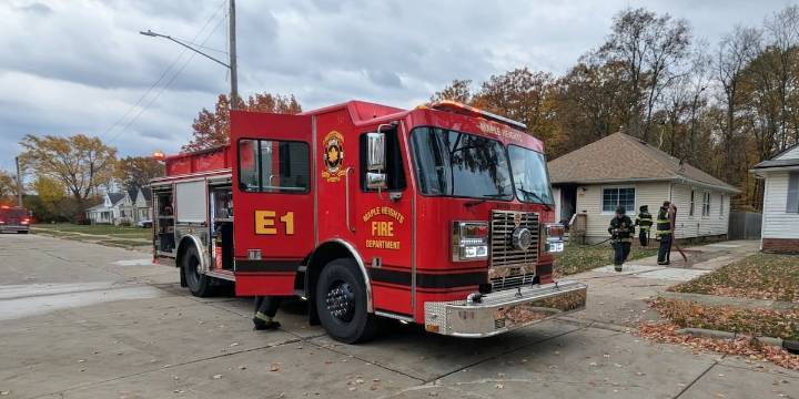 2 escape Maple Heights house fire