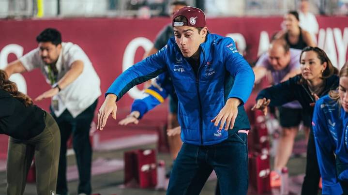 Franco Colapinto participó de una clase de yoga junto a una leyenda del deporte antes del GP de Qatar