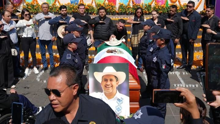 Mexican Mayor Shot Dead In Front Of Dozens During Day Of The Dead Celebrations