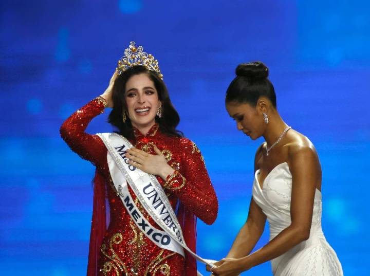 Dueño de Miss Universo niega fraude en elección y anuncia acciones legales contra medios