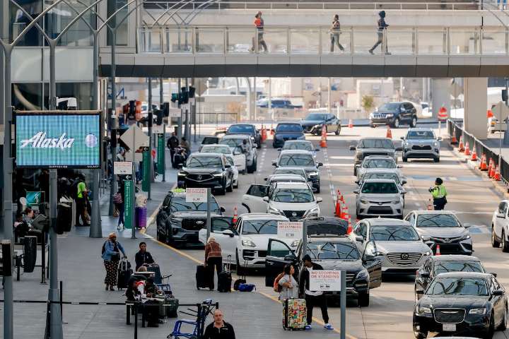 Estados Unidos reduce un 10% el tráfico aéreo en varios aeropuertos por el cierre del Gobierno federal