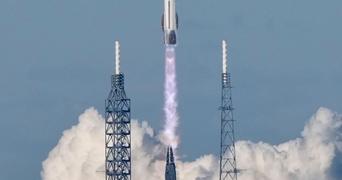 Blue Origin launches huge rocket carrying twin NASA spacecraft to Mars