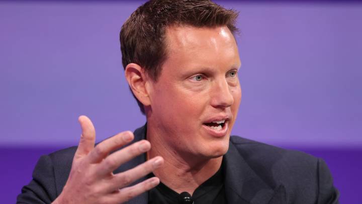 Warner Bros. Discovery targets Christmas for sale or split plans; Paramount in limbo