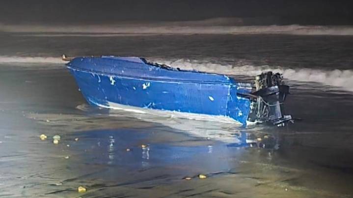 4 dead after wooden boat believed to be ferrying migrants into the US capsizes off San Diego