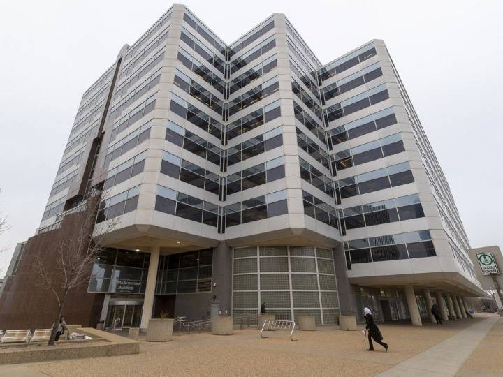 Questions swirl as Edmonton chief prosecutor and deputy out of jobs