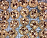 Volunteers bake 6K cookies to support Bethlehem shelter. How to get one and help the cause.
