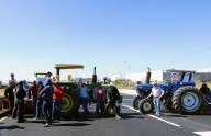 Agricultores bloquean carreteras por precios justos del maíz y sorgo
