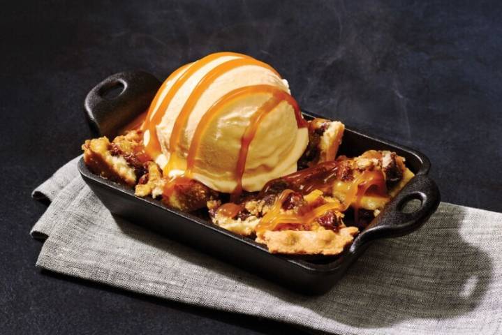 Applebee’s Launches New Sizzlin’ Cookie Dough Pie this Holiday Season
