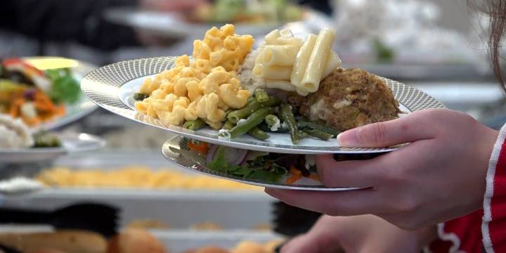 Virginia Tech’s Thanksgiving lunch brings hundreds of students together