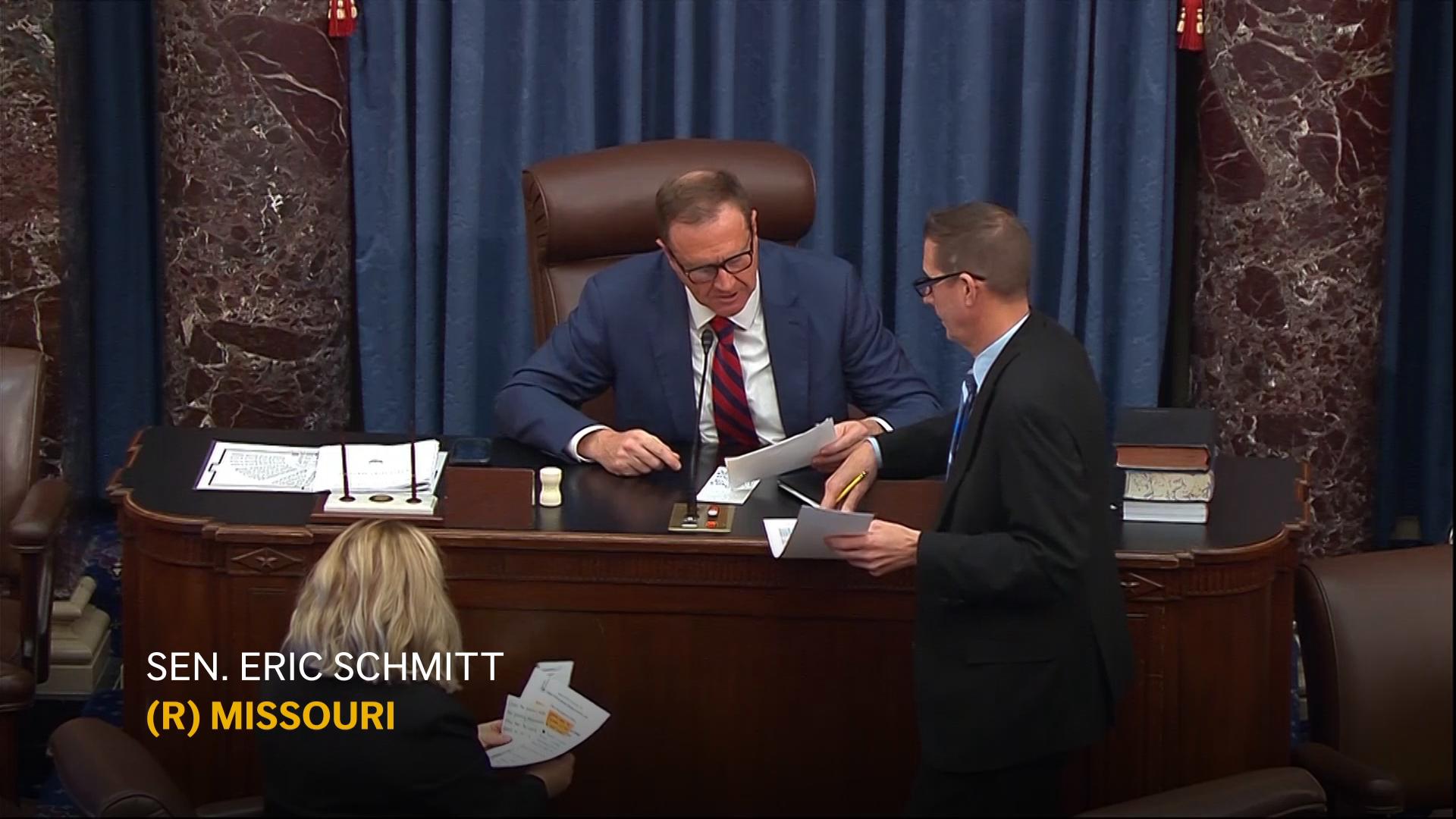 Senate approves bill to end the shutdown, sending it to the House