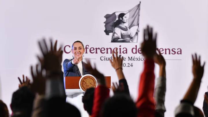 Perú declara «persona non grata» a la Presidenta de México