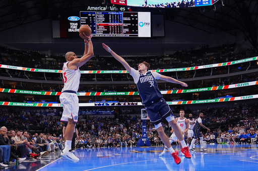 El triple-doble 82 de Harden lidera a Clippers 133-127 sobre Mavericks en doble tiempo extra