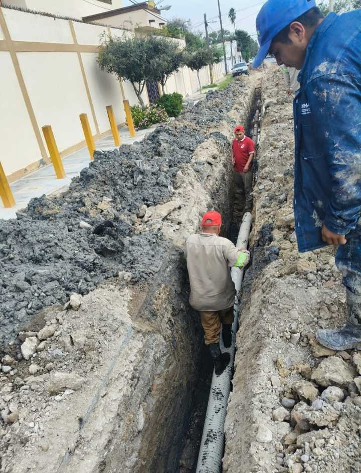 Inició COMAPA rehabilitación de drenaje sanitario en la colonia Paraíso