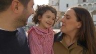Marina, la niña que venció una enfermedad ultrarrara gracias a la ciencia y al cariño de sus padres More