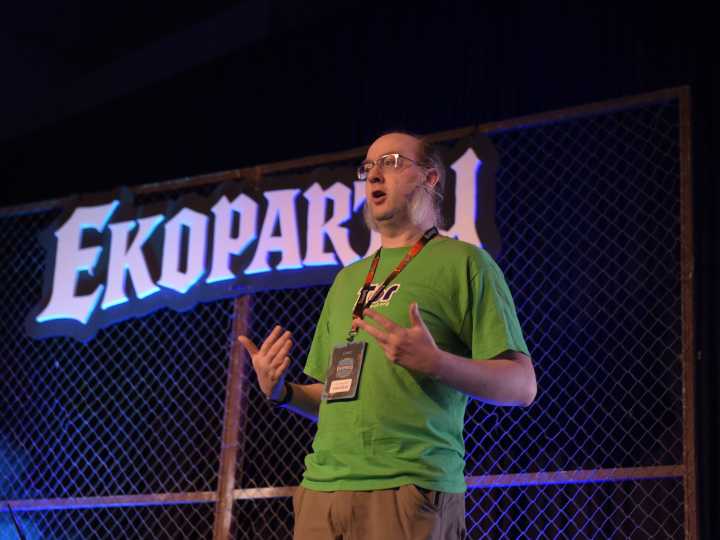 Roger Dingledine, de Tor: “El modelo de negocio de Google se basa en espiarte”