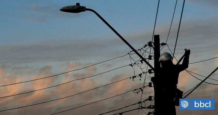 "Más calidad y menos fallas": SEC le exige a distribuidoras eléctricas que en 2026 mejoren desempeño