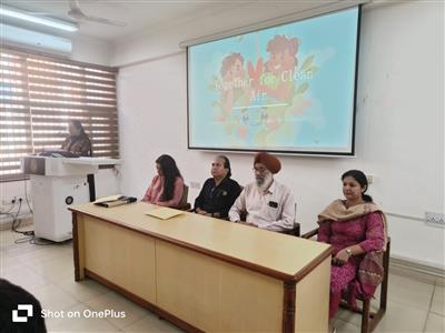 श्री गुरु गोबिंद सिंह कॉलेज में वायु प्रदूषण और प्लास्टिक कचरा प्रबंधन पर व्याख्यान : इंटरैक्टिव क्विज़ में निकिल शर्मा और जसकीरत सिंह ने प्रथम और द्वितीय स्थान प्राप्त किया