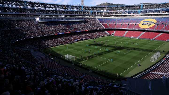 Nuevo favor del PSOE al Barcelona: el Ayuntamiento le rebaja un impuesto por las obras del Camp Nou