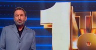The 1% Club host Lee Mack left gobsmacked by show first just minutes in