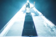 Lorde and ‘Stranger Things’ Star Sadie Sink Dance It Out to ‘Green Light’ at Singer’s O2 Arena Show in London