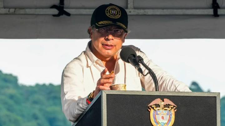 Video | Petro defiende bombardeos y anuncia denuncia contra ‘Iván Mordisco’ - Canal 1