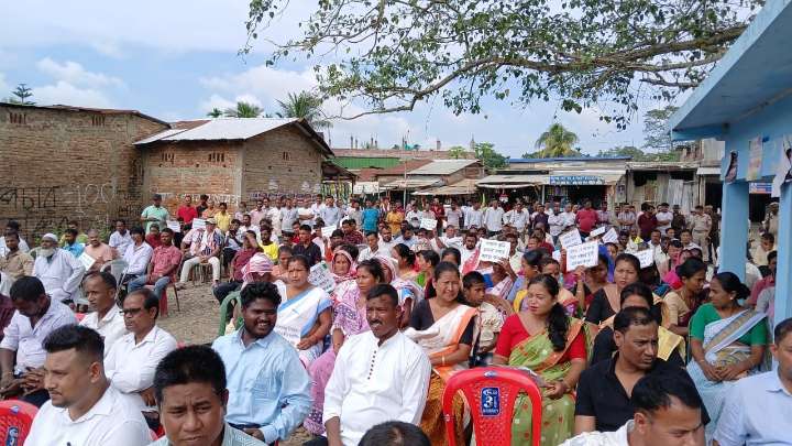 Uriamghat up in arms over alleged Naga incursions, demand border safety