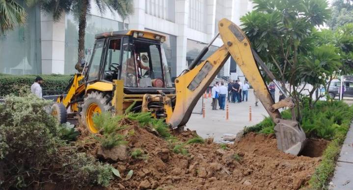 Estate Office dismantles illegal structures at Elante