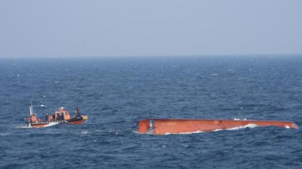 Chinese fishing boat capsizes near Korea, nine missing