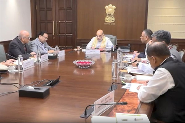 Amit Shah reviews probe into Delhi blast, orders coordinated crackdown on conspirators