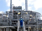 IEA says linger on who will scoop up new LNG wave