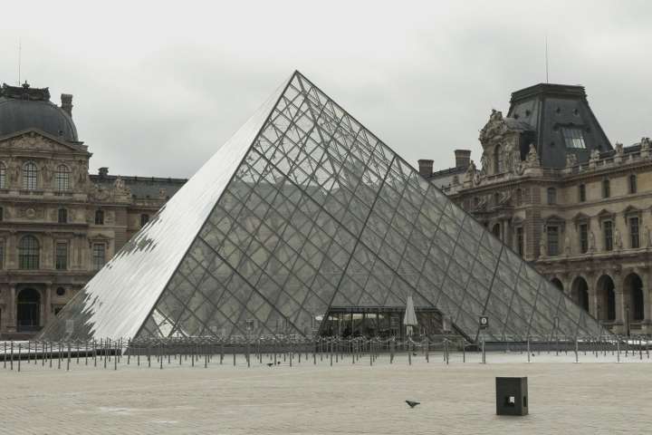 El Louvre anuncia el cierre de una galería al público debido a una «fragilidad» en el edificio