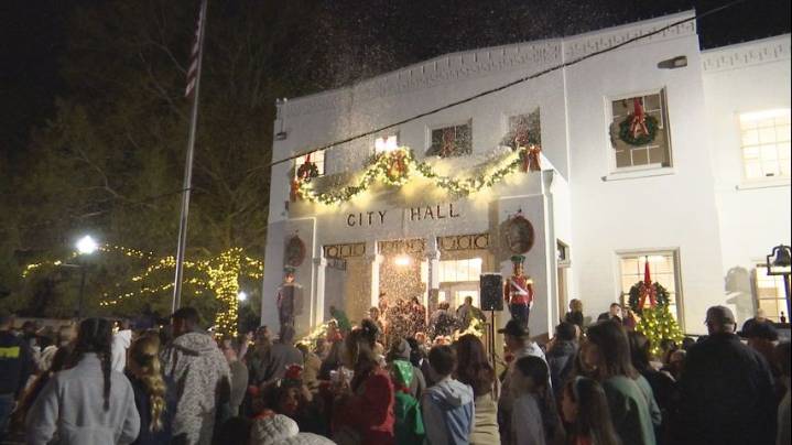 Denham Springs lights up Old City Hall to celebrate the holidays