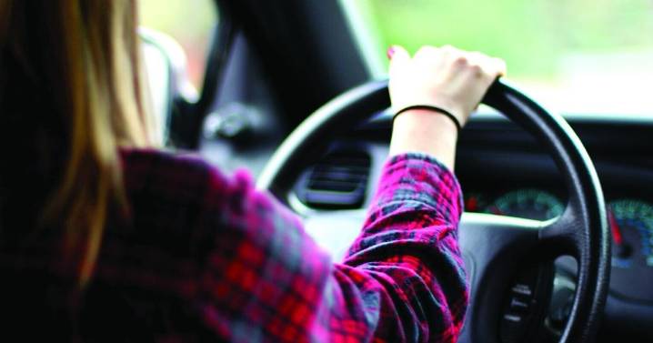 Legislador propone permitir que jóvenes de 15 años conduzcan