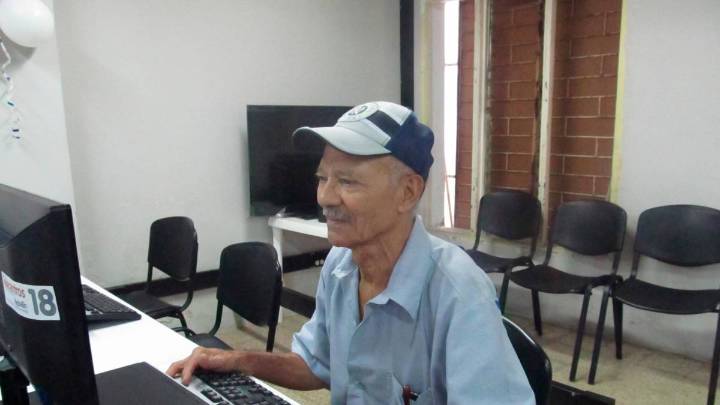 Tome nota: estos son los fraudes virtuales en los que con más frecuencia caen las personas mayores