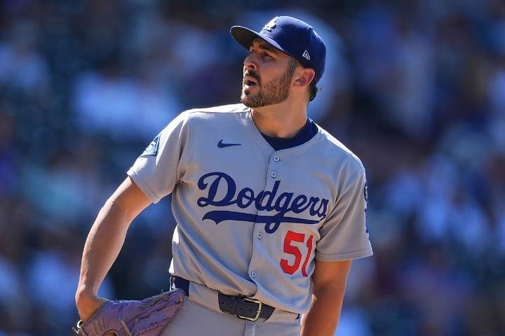 Alex Vesia, estrella de Dodgers, da a conocer una terrible noticia familiar y recibe el apoyo de los fans