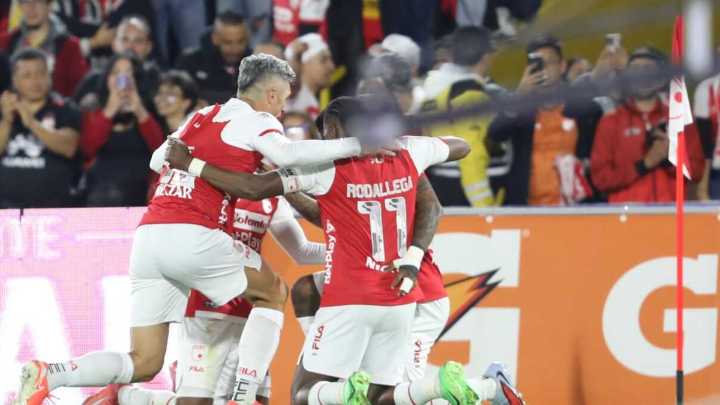 El campeón Santa Fe sigue vivo tras vencer a Alianza y clasificó a los cuadrangulares, América logró el último cupo: estos son los ocho