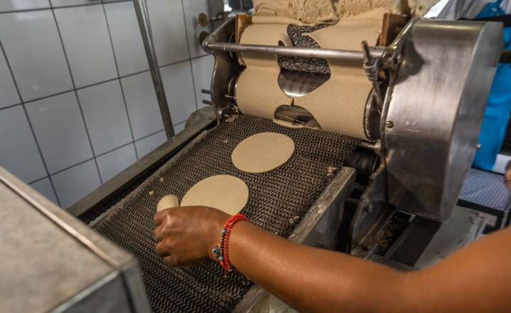 Profesionalizan SEP y Agricultura oficio tortillero con nuevo estándar