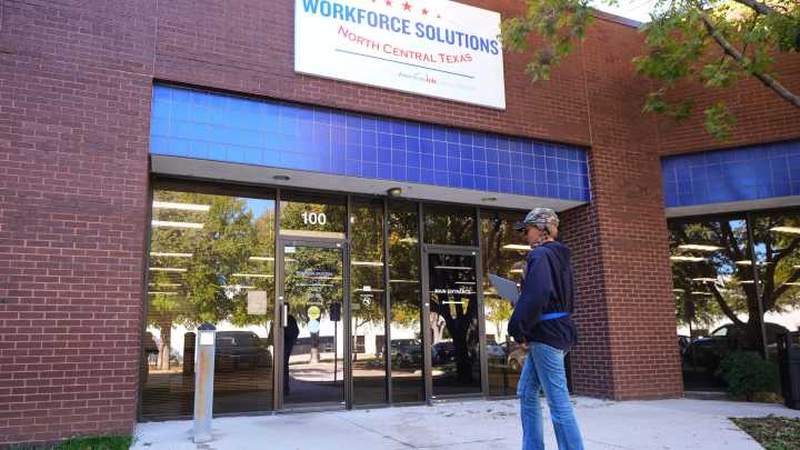 Federal workers face delays getting unemployment pay during shutdown