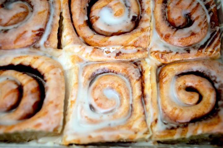 Grand Blanc Township police seek ‘cinnamon roll bandit’ after bakery theft