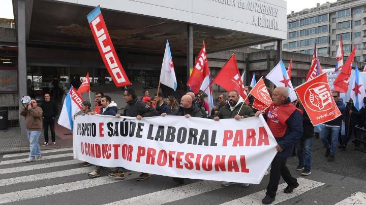 El transporte de viajeros en A Coruña se moviliza para reclamar mejoras salariales y de seguridad