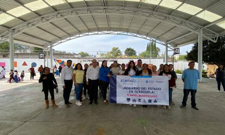 Entrega IFEQ obras educativas en Cadereyta