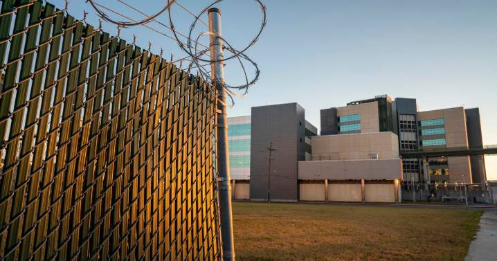 DNA from ski mask ties jailed felon to fatal French Quarter carjacking. Judge orders no bond