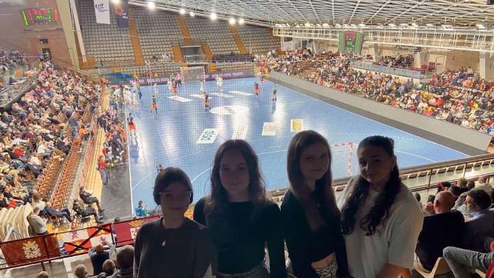 El IES Río Órbigo con el Ademar