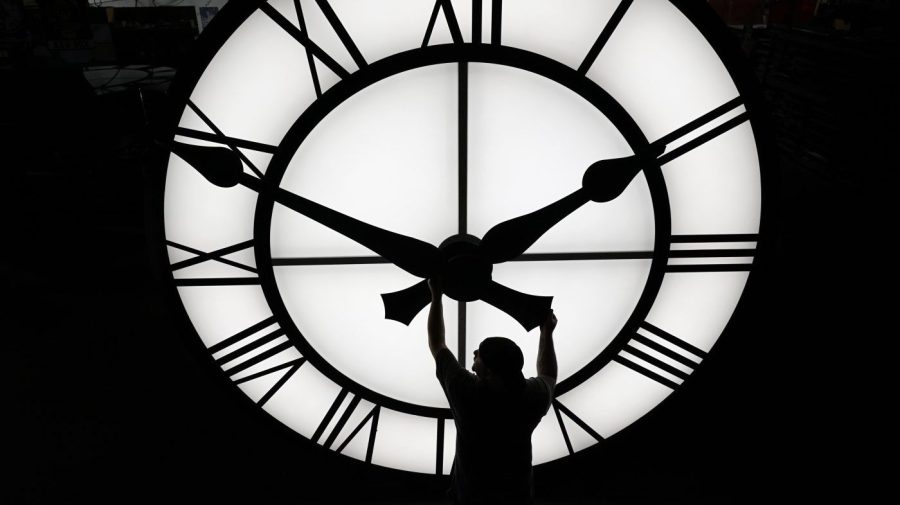 Daylight saving time ends: What if our clocks didn't fall back?